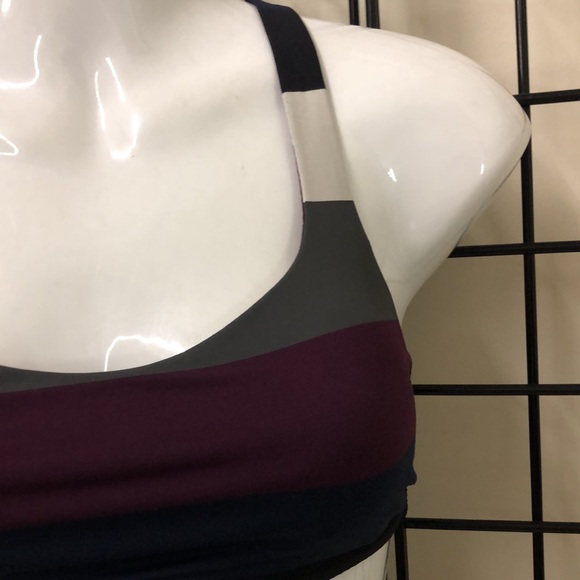 Lululemon sport bra size 2 almost new clean - Picture 2 of 5